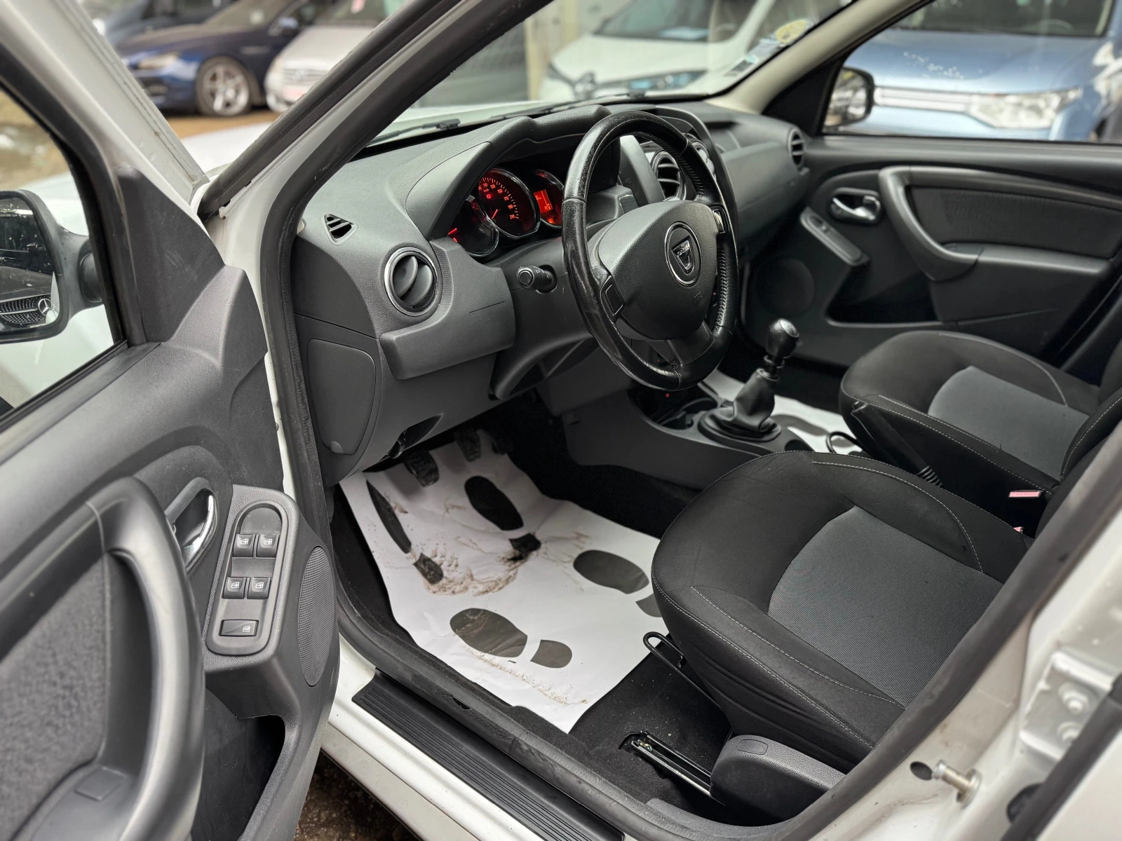 Dacia Duster 1.5DCI-2017-NAVI-камера-6ск - изображение 10