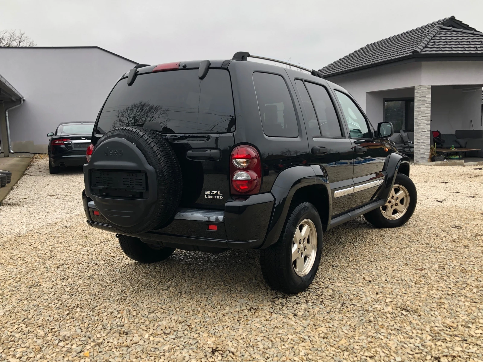 Jeep Cherokee 3.7 LIMITED  | Mobile.bg   2