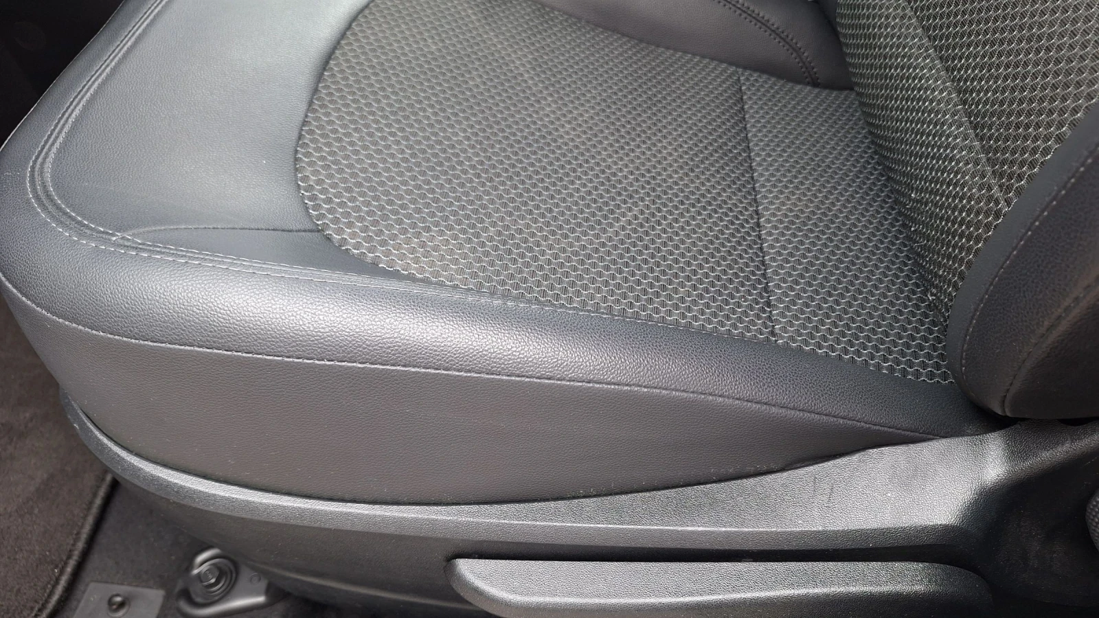 Hyundai IX35 1.6 Газ-бензин-нави-кожа-камера. - изображение 10