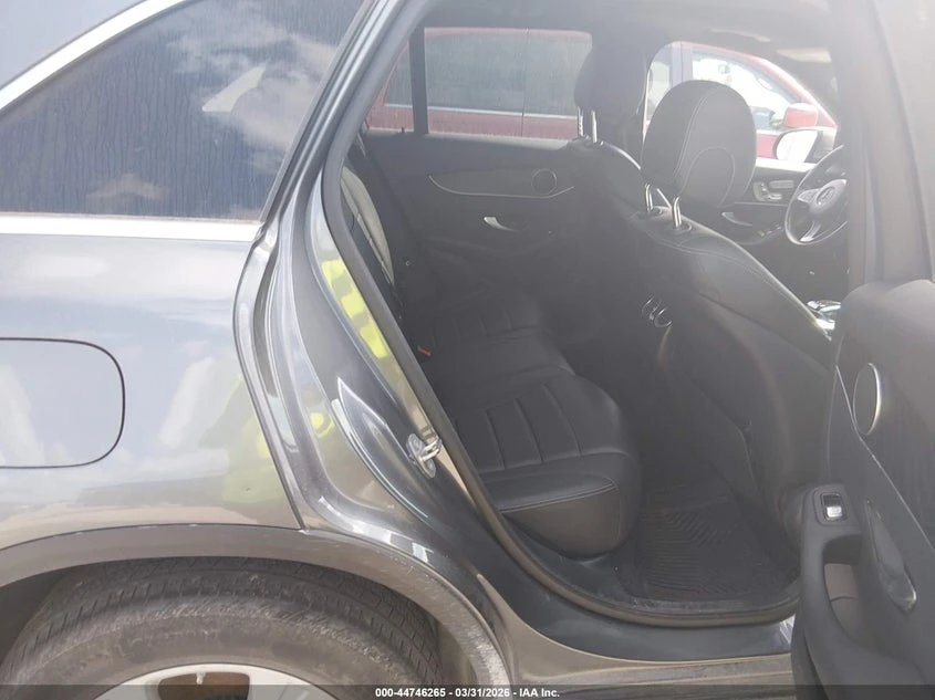 Mercedes-Benz GLC 300 2.0l, снимка 8 - Автомобили и джипове - 54354155