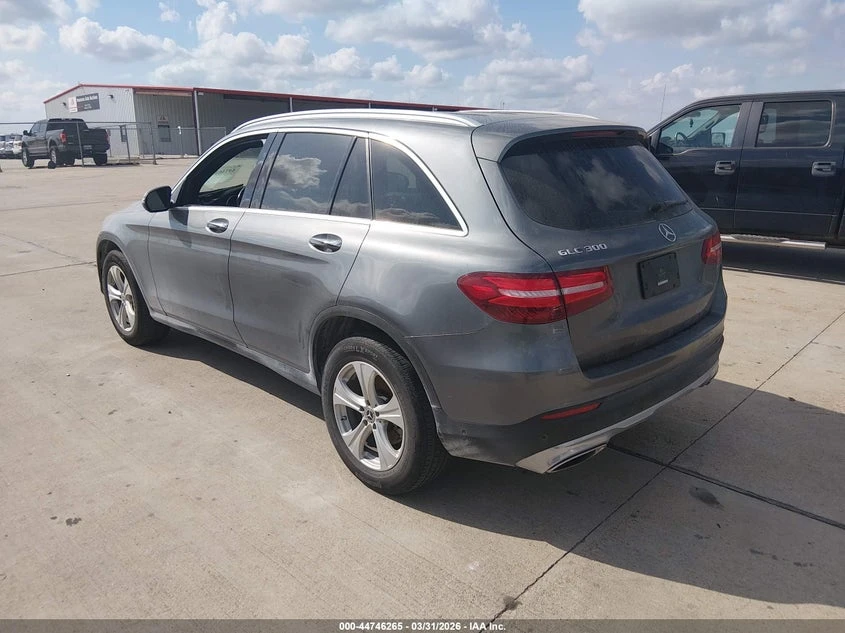 Mercedes-Benz GLC 300 2.0l, снимка 2 - Автомобили и джипове - 54354155