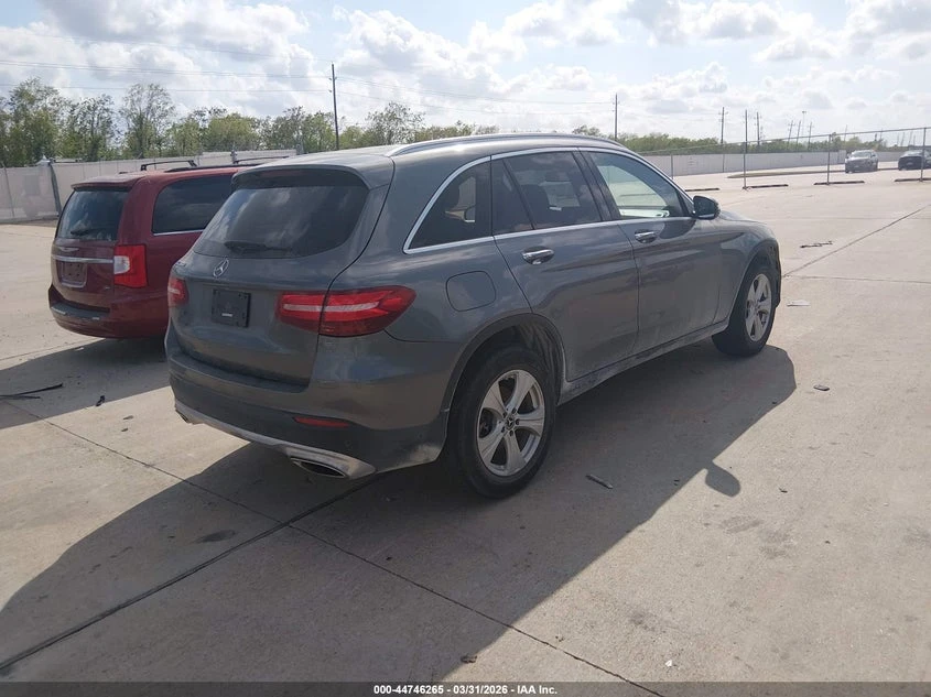 Mercedes-Benz GLC 300 2.0l, снимка 3 - Автомобили и джипове - 54354155