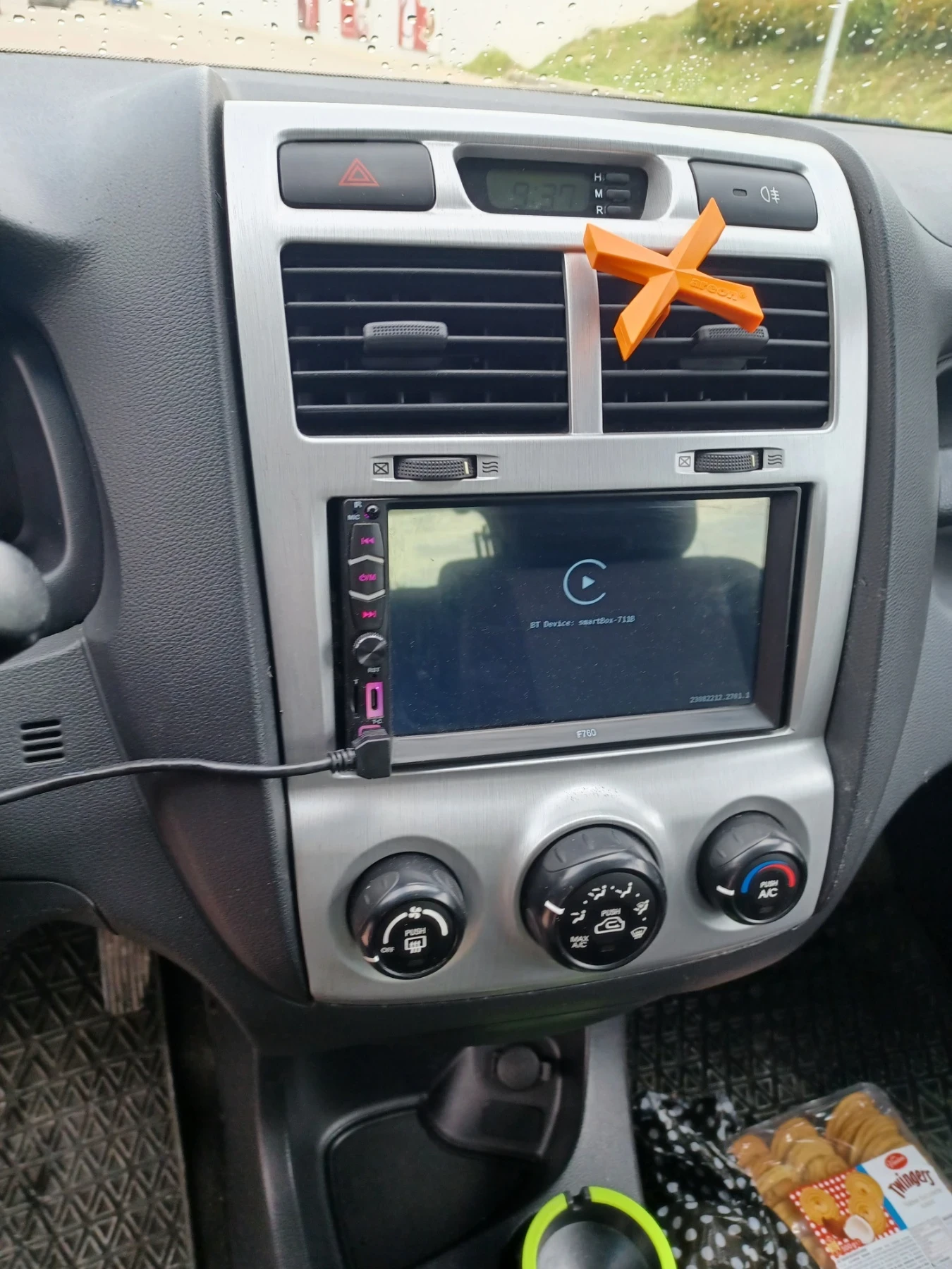 Kia Sportage 2.0, снимка 12 - Автомобили и джипове - 54810826