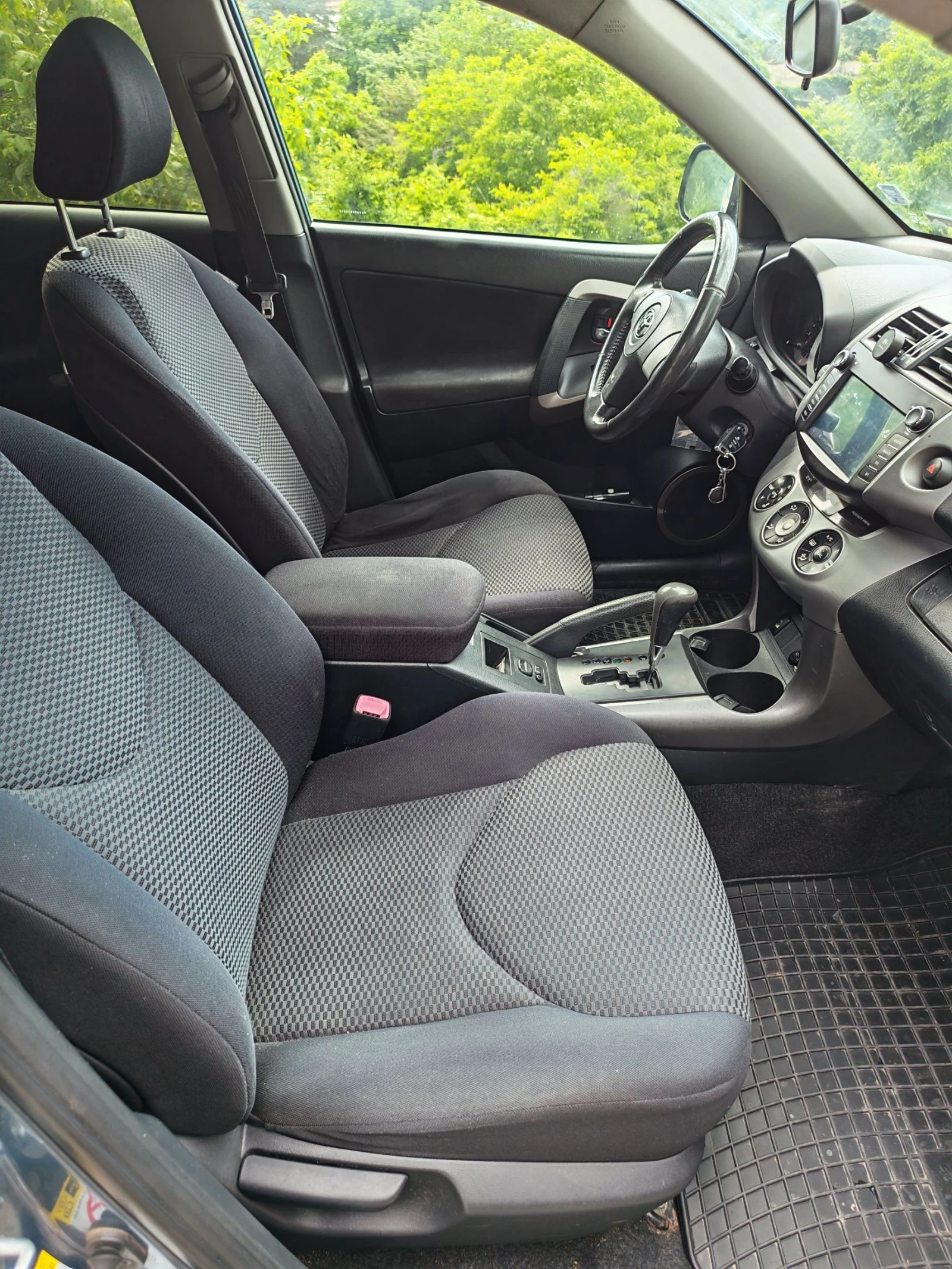 Toyota Rav4 2.0 VVTI ТТЕ LPG, снимка 9 - Автомобили и джипове - 54825444