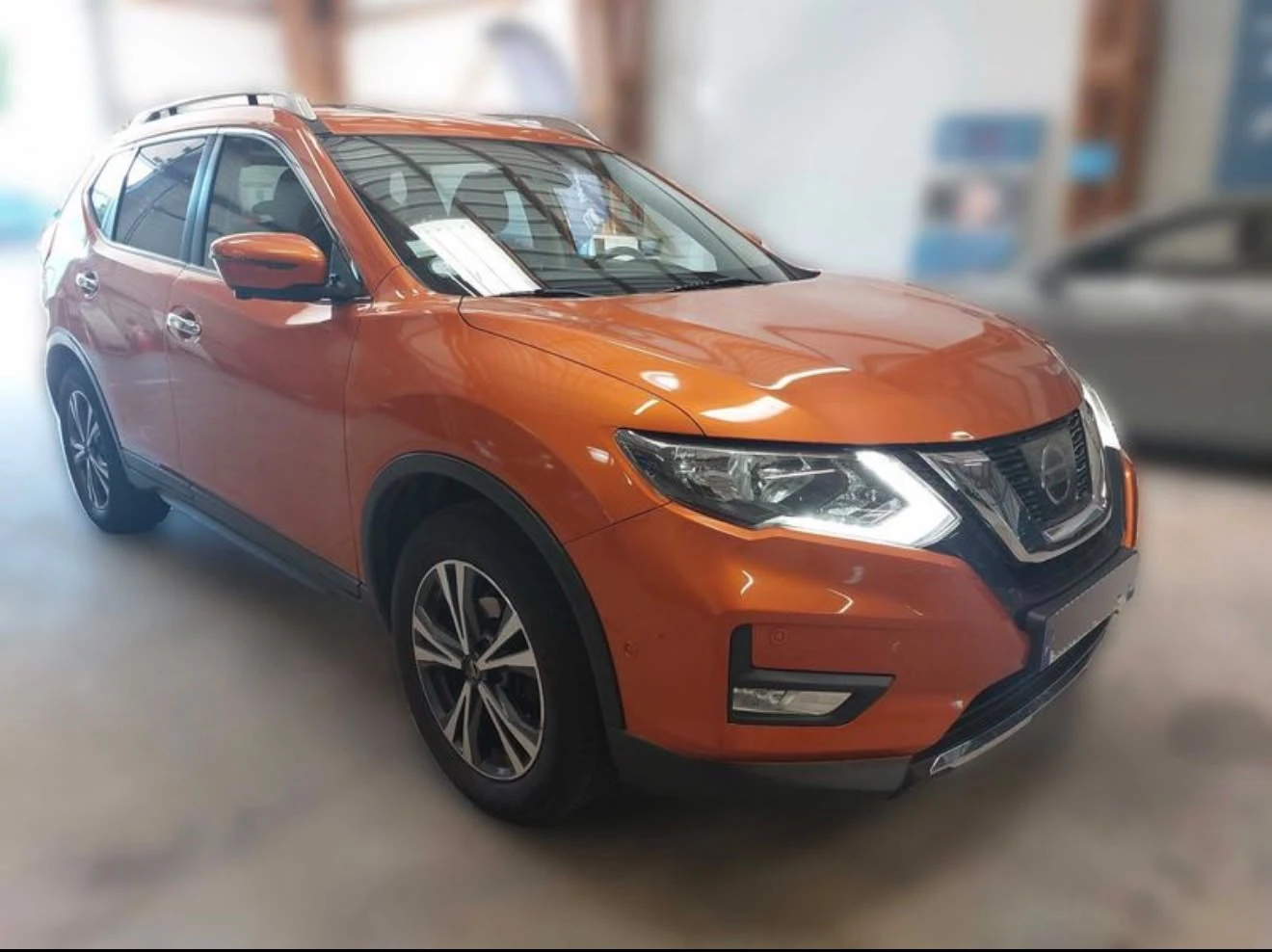 Nissan X-trail 1.6 бензин Лизинг през Уникредит по 219 евро, снимка 5 - Автомобили и джипове - 55100538