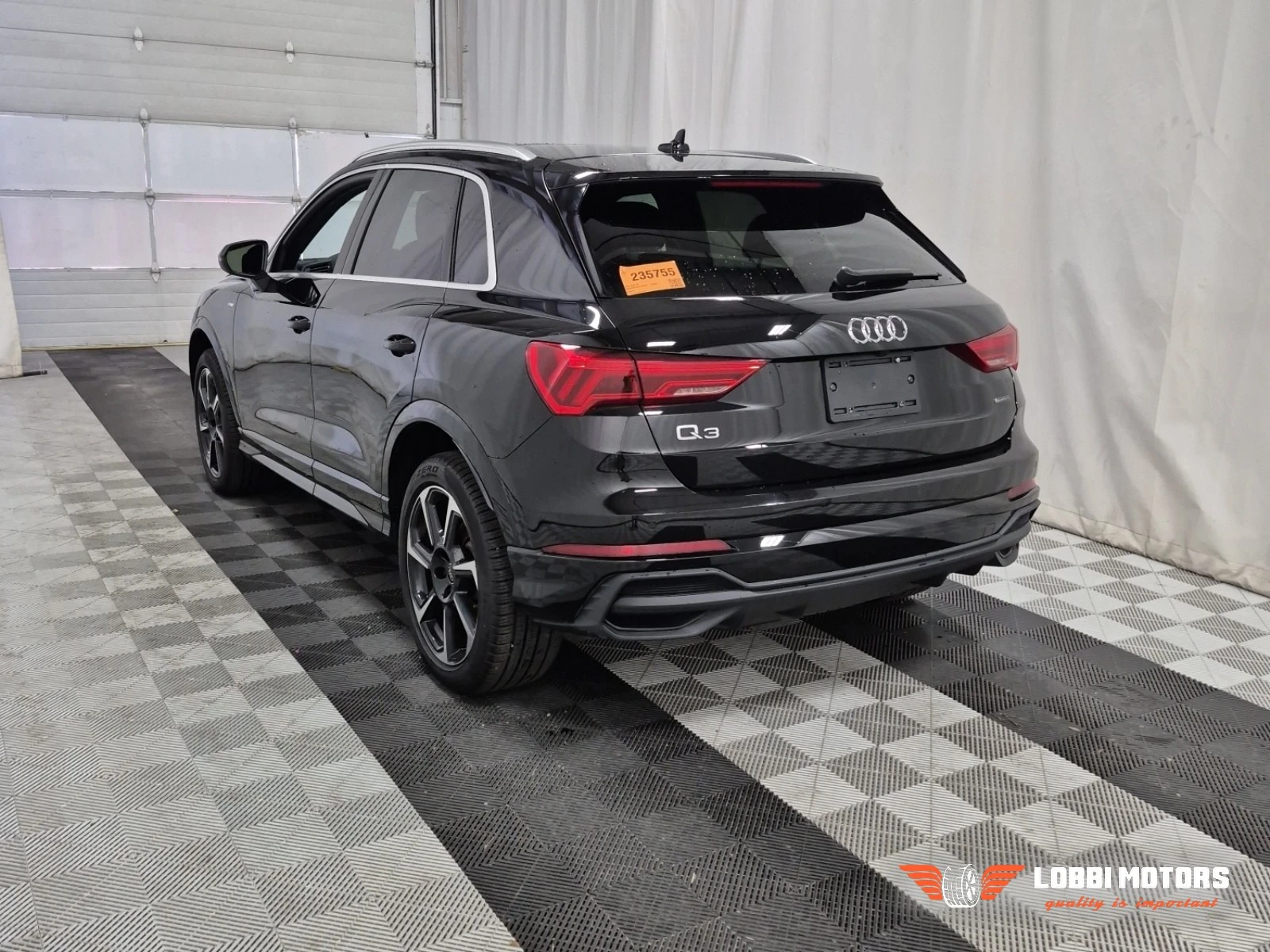 Audi Q3, снимка 4 - Автомобили и джипове - 55928431