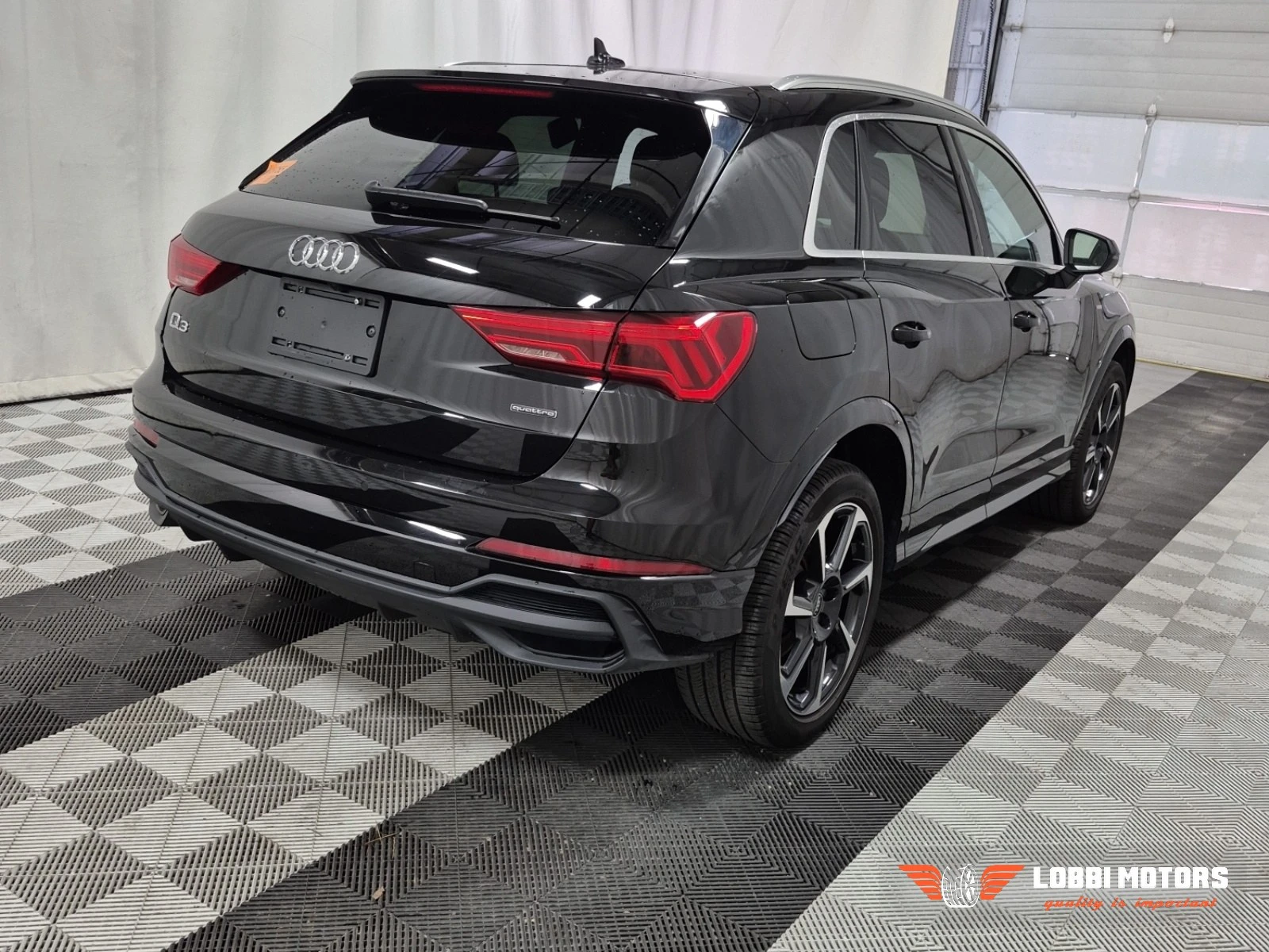 Audi Q3, снимка 3 - Автомобили и джипове - 55928431