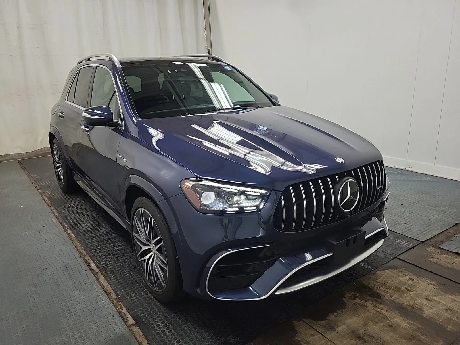 Mercedes-Benz GLE * AMG 63 S * АВТОКРЕДИТ БЕЗ ПЪРВОНАЧАЛНА ВНОСКА* , снимка 2 - Автомобили и джипове - 56079856