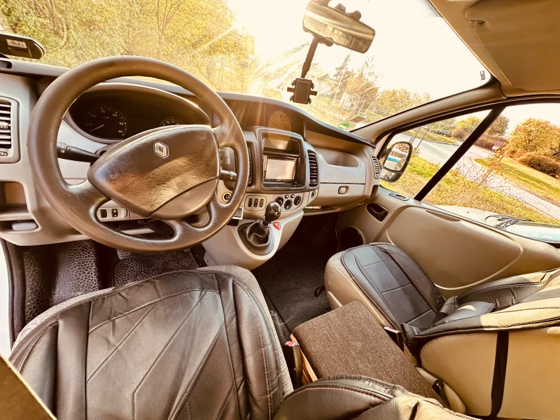 Renault Trafic, снимка 8 - Бусове и автобуси - 52356685