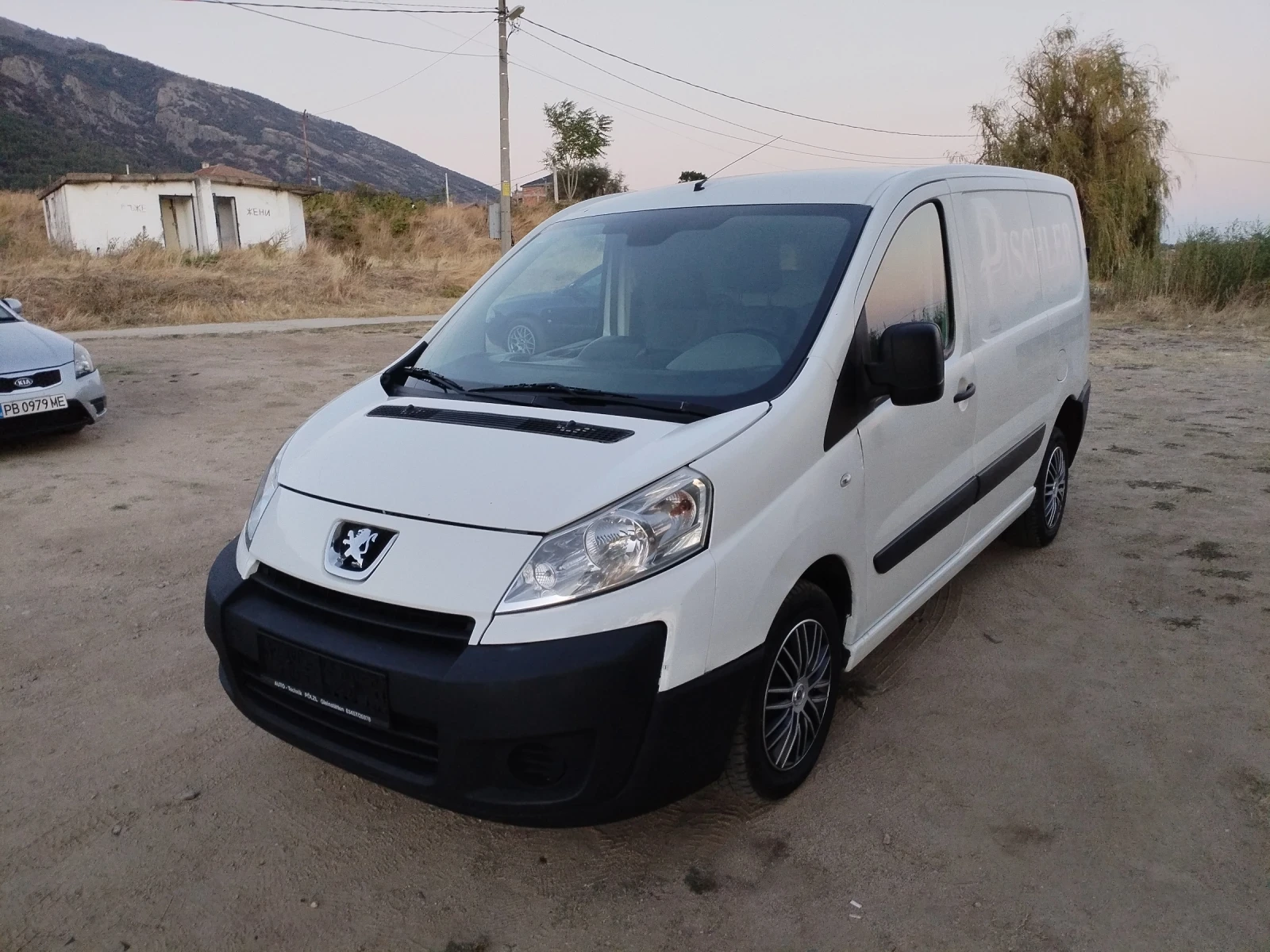 Peugeot Expert 1.6 HDI 90HP Климатик , снимка 2 - Бусове и автобуси - 56121932