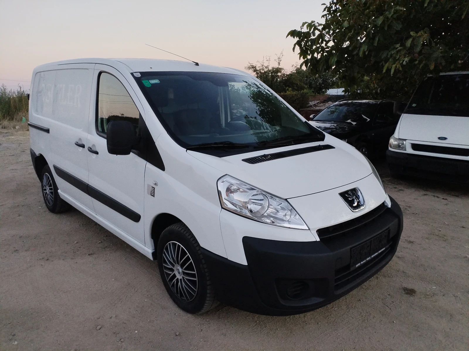 Peugeot Expert 1.6 HDI 90HP Климатик , снимка 4 - Бусове и автобуси - 56121932
