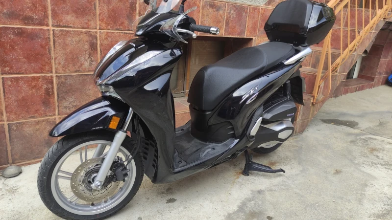 Honda Sh 350i  ABS  TCS, снимка 10 - Мотоциклети и мототехника - 51277462