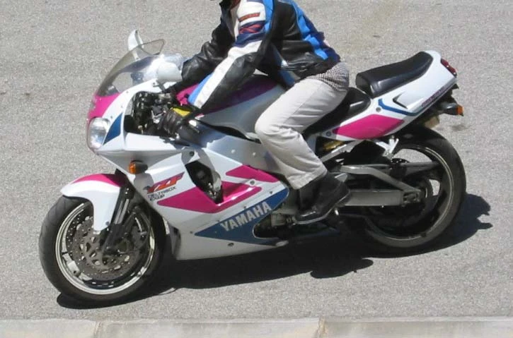 Yamaha Yzf 750R, снимка 3 - Мотоциклети и мототехника - 53031587