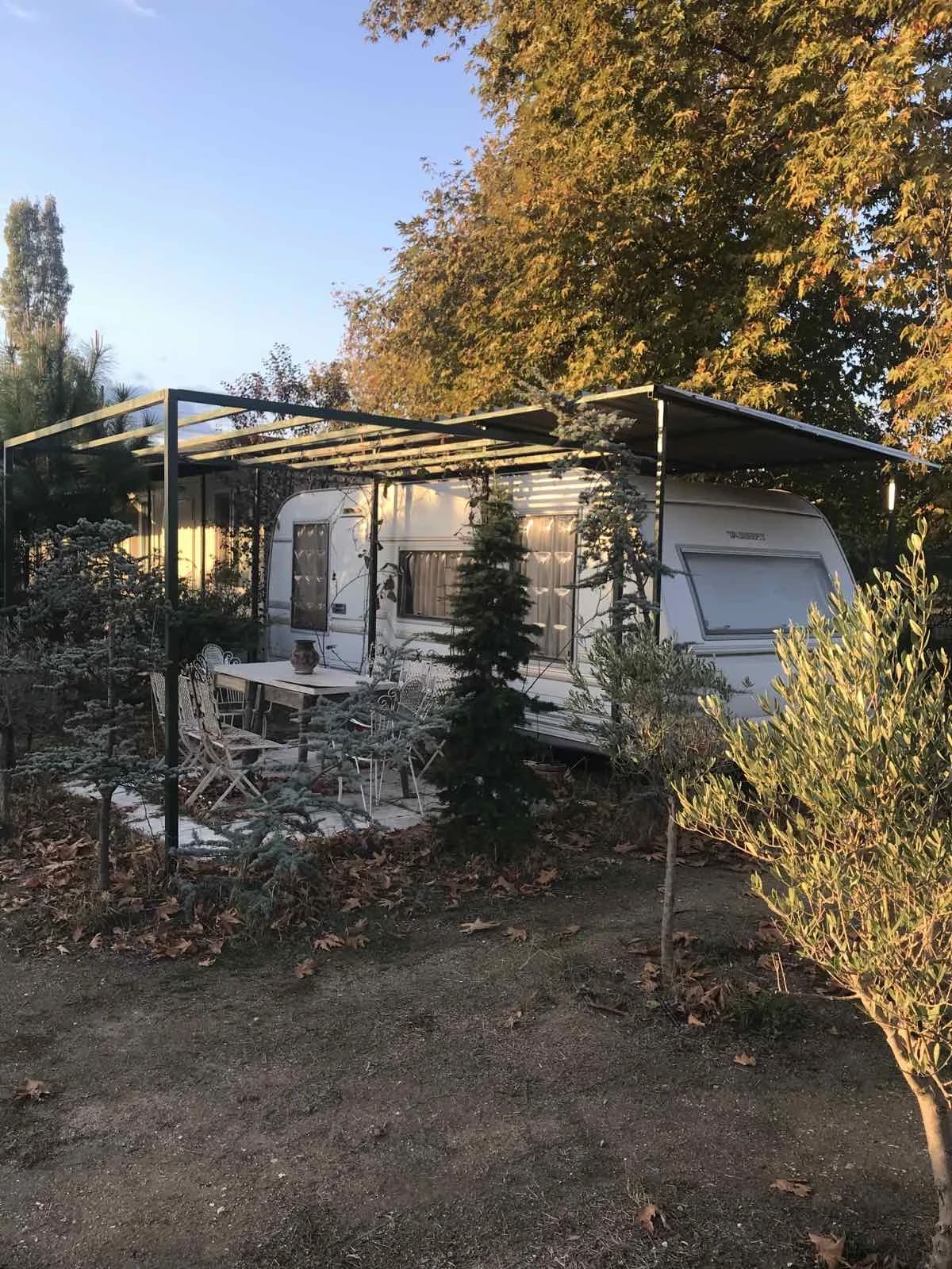 Каравана Tabbert Comtesse, снимка 2 - Каравани и кемпери - 54162393