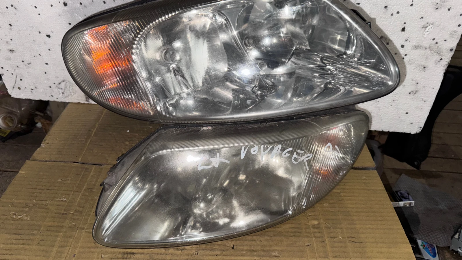   a Chrysler Grand Voyager  - 04857702AB / 04857703AB | Mobile.bg   1