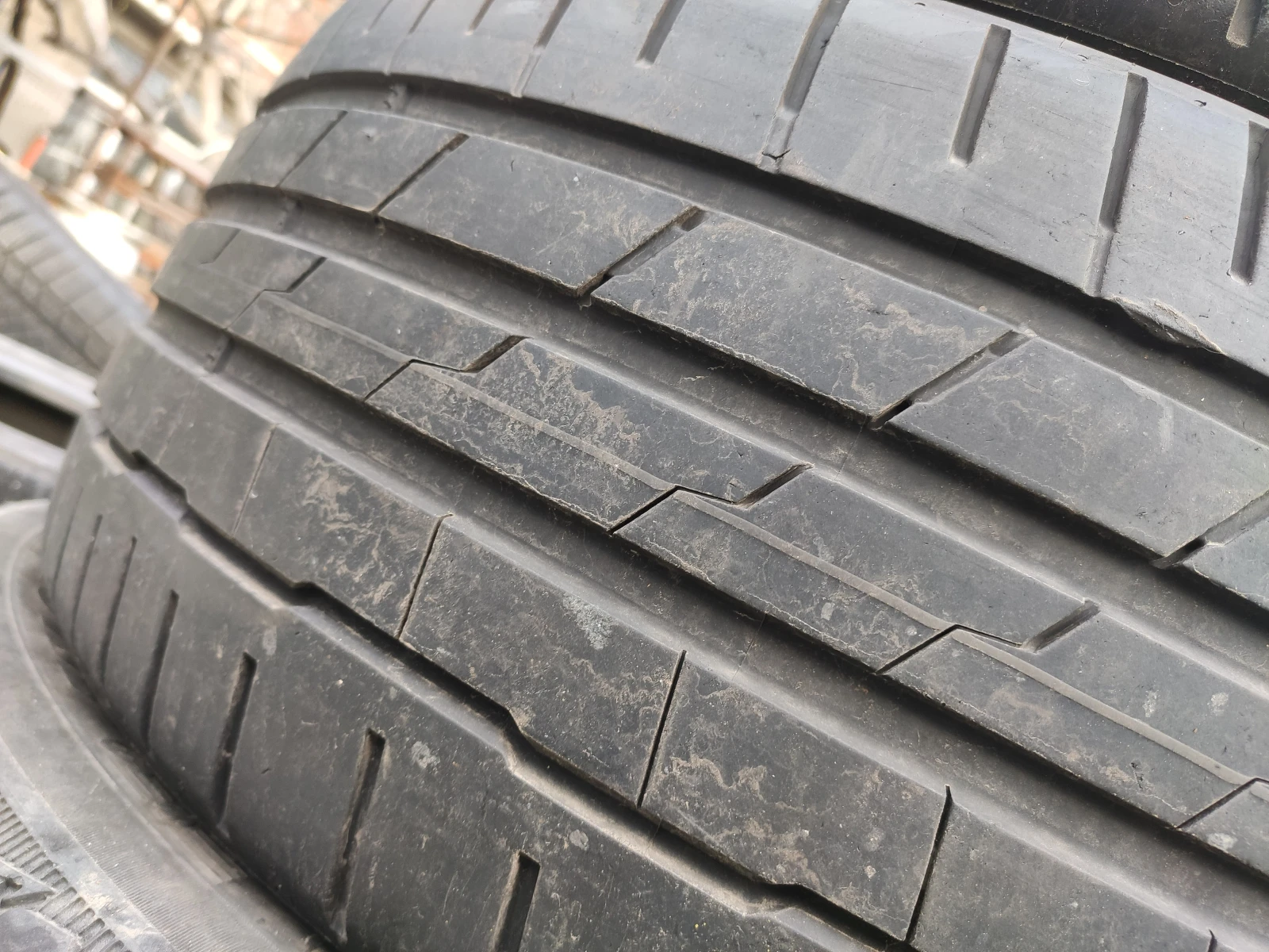  235/40R19 | Mobile.bg   4