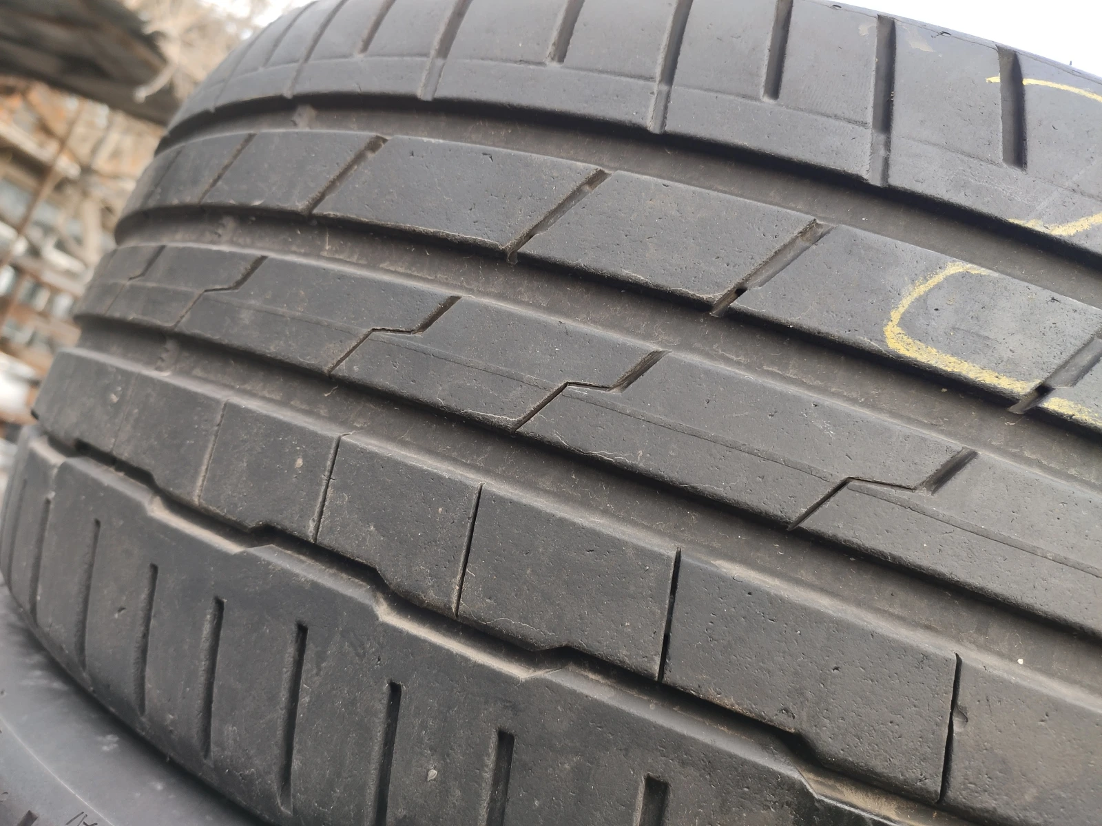  235/40R19 | Mobile.bg   3