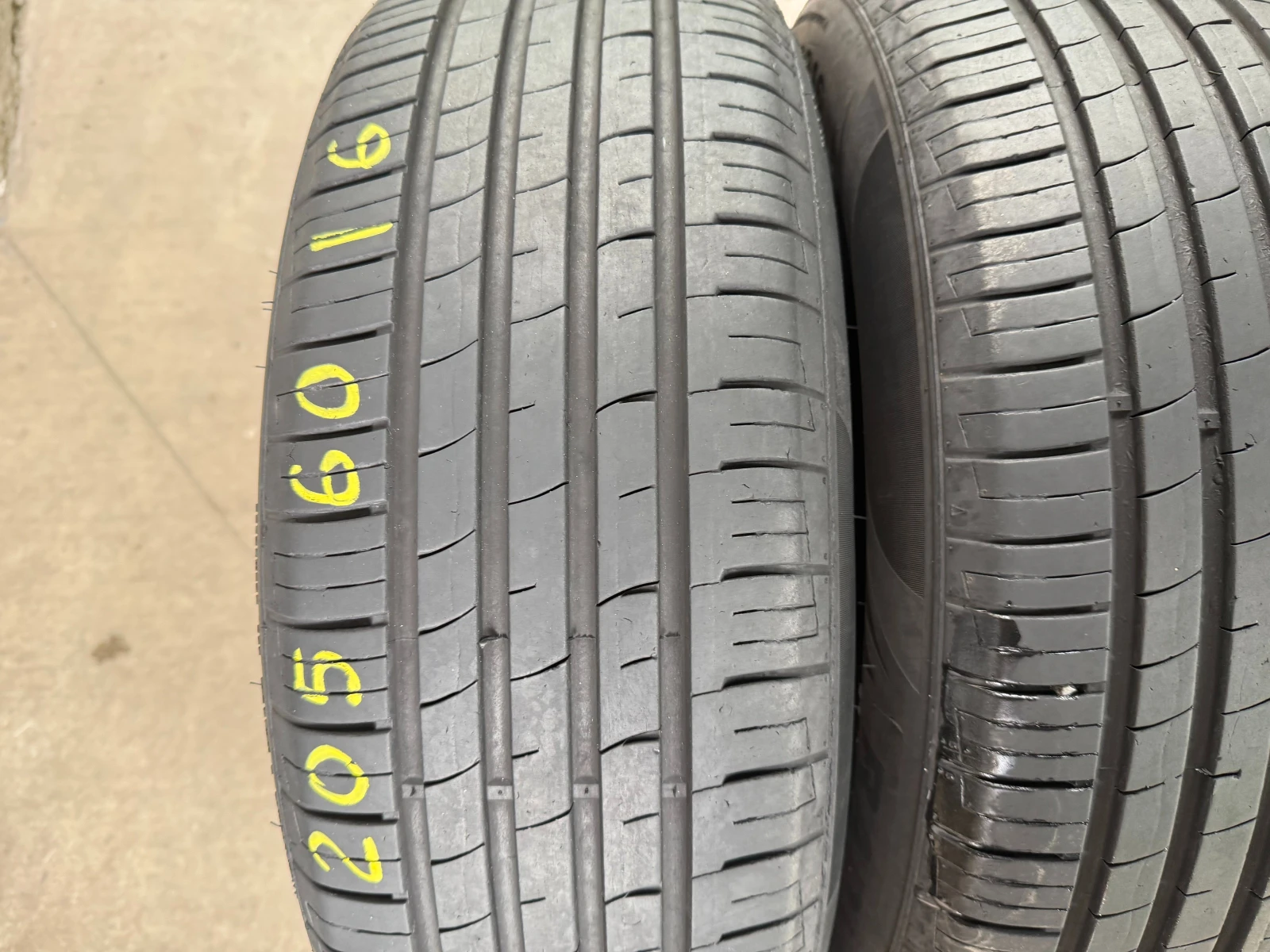 Гуми Летни 205/60R16, снимка 2 - Гуми и джанти - 54607909