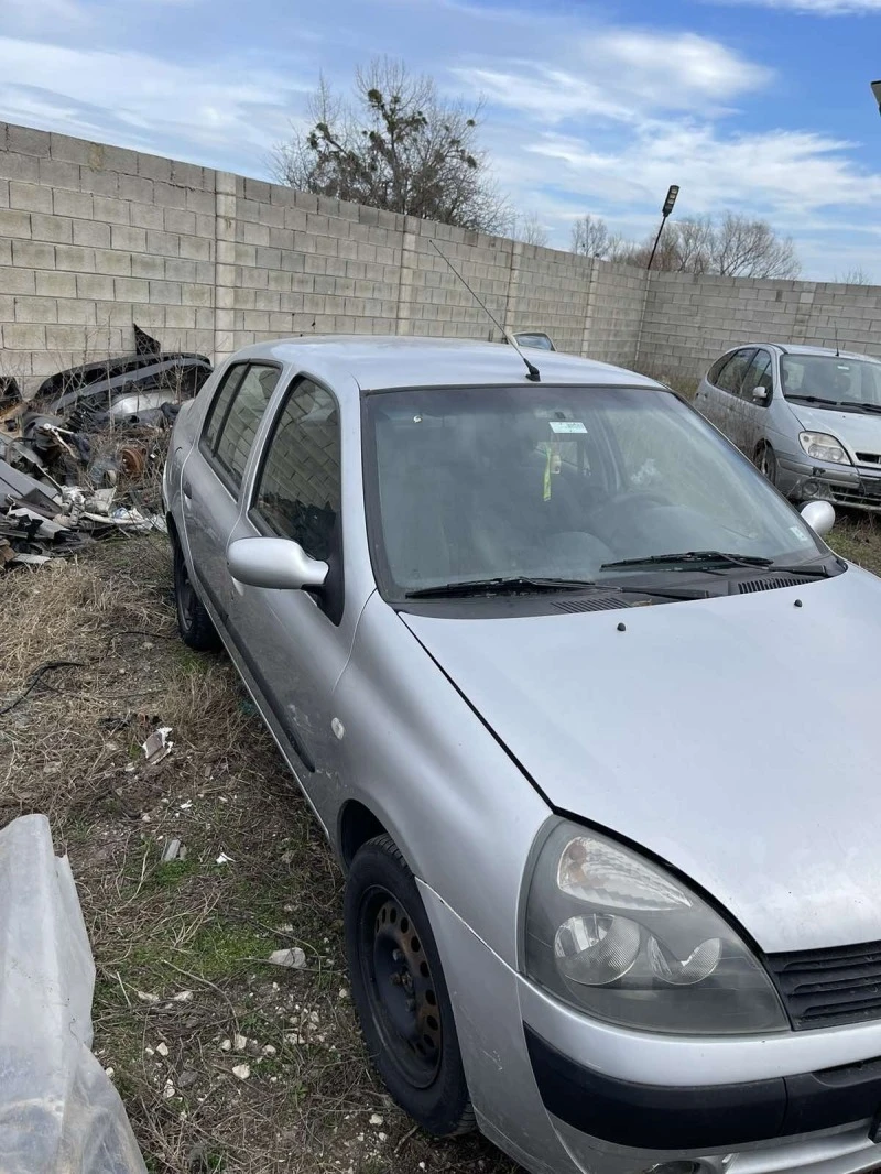 Renault Clio 1.4B, снимка 2 - Автомобили и джипове - 44255373