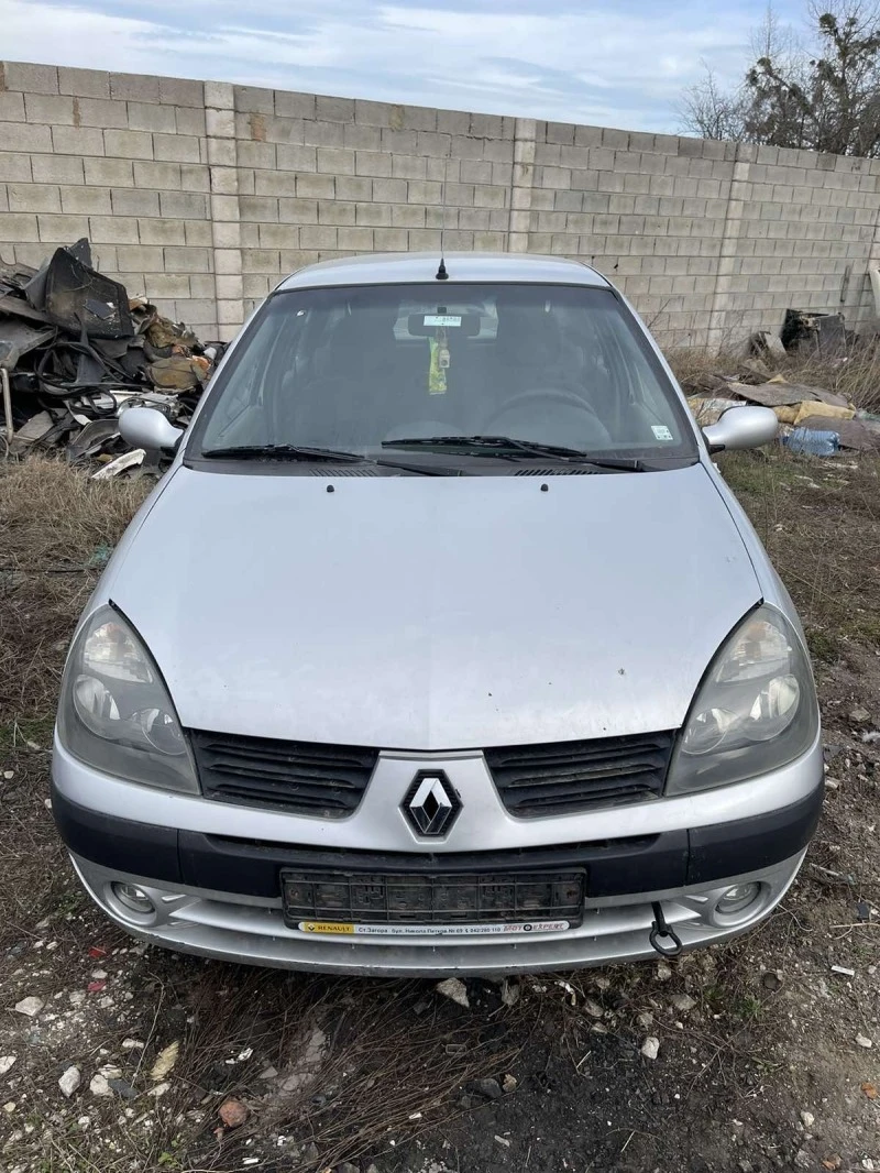 Renault Clio 1.4B, снимка 1 - Автомобили и джипове - 44255373