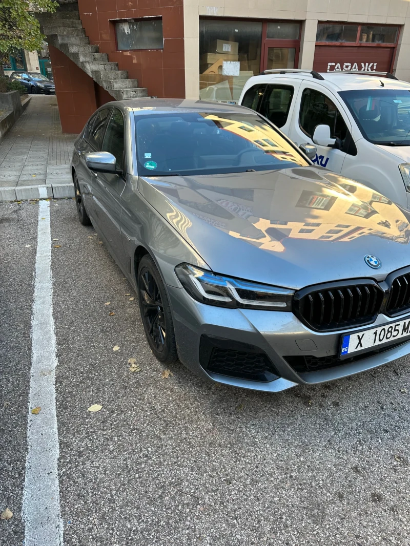 BMW 530E Xdrive M ПАКЕТ, снимка 2 - Автомобили и джипове - 46451555