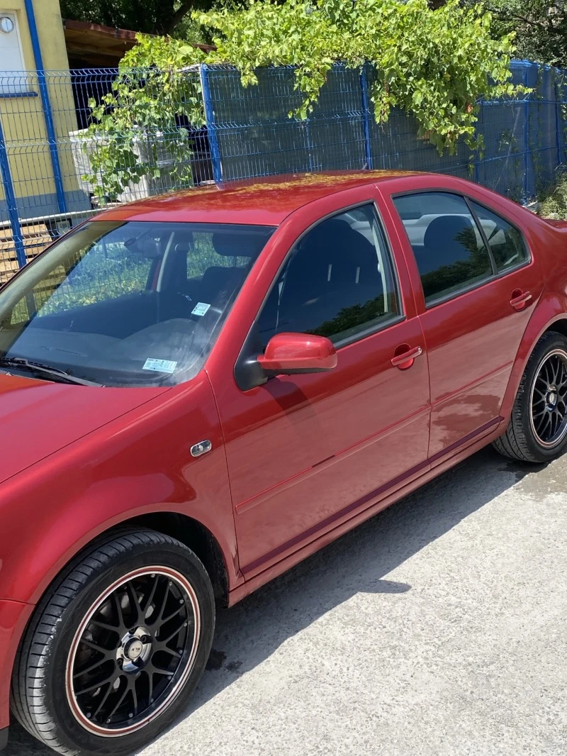 VW Bora 2.3V5, снимка 4 - Автомобили и джипове - 47305562