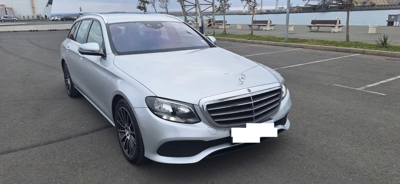 Mercedes-Benz E 220, снимка 3 - Автомобили и джипове - 48128303