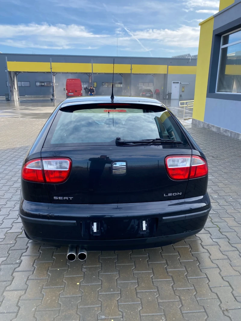 Seat Leon 1.6 Климатик!, снимка 8 - Автомобили и джипове - 48634607