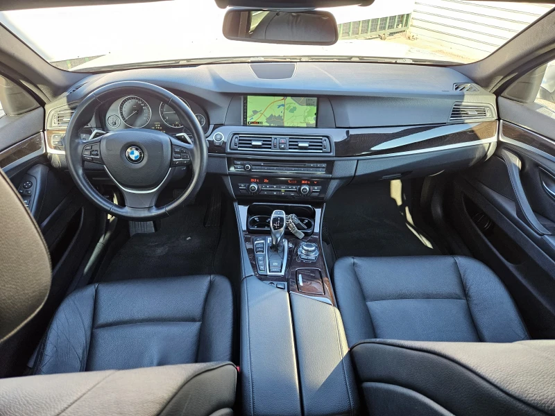 BMW 530 xDrive/258k.c/8ск/LED/NAVI/БЛУТУТ/EURO 5A/ТОП, снимка 10 - Автомобили и джипове - 49008208