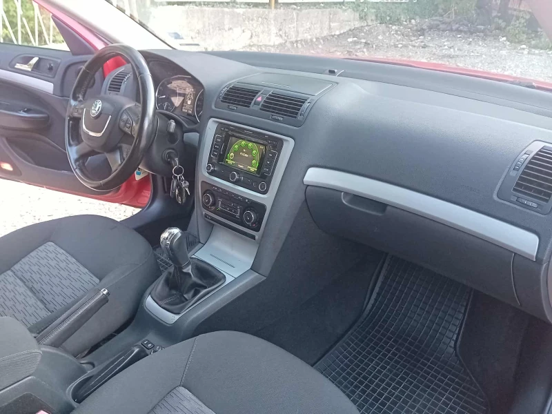 Skoda Octavia, снимка 8 - Автомобили и джипове - 52258979