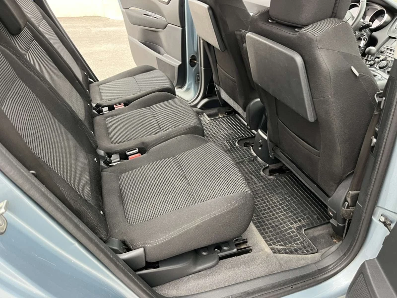 Peugeot 5008 1.6HDI 112кс EURO 5 ПЕРФЕКТНО ВНОС ИТАЛИЯ, снимка 10 - Автомобили и джипове - 51840808