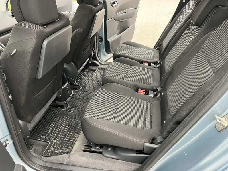 Peugeot 5008 1.6HDI 112кс EURO 5 ПЕРФЕКТНО ВНОС ИТАЛИЯ, снимка 9 - Автомобили и джипове - 51840808