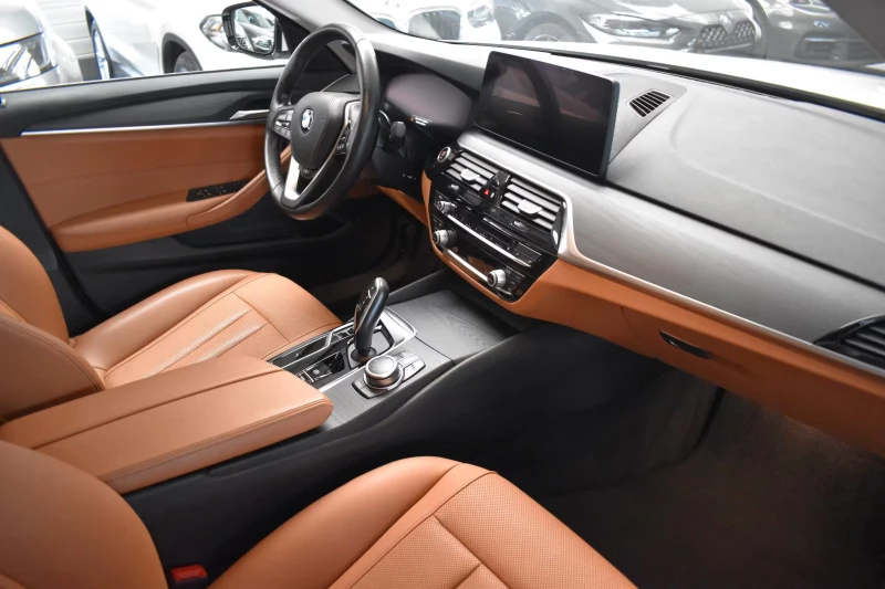 BMW 530 LED/286HP/CAM/DIGITAL/ADAP.LED/729v, снимка 8 - Автомобили и джипове - 51919852