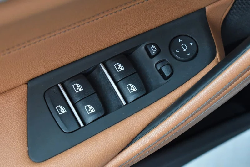 BMW 530 LED/286HP/CAM/DIGITAL/ADAP.LED/729v, снимка 10 - Автомобили и джипове - 51919852