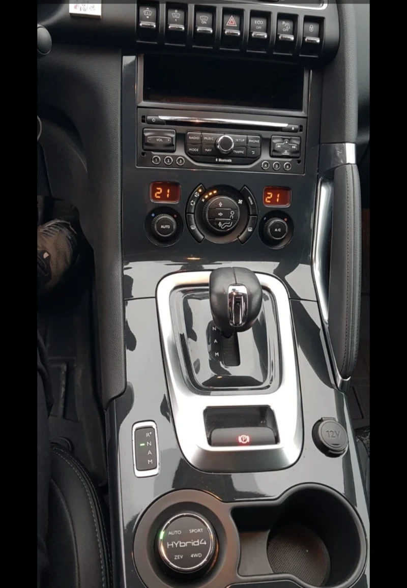 Peugeot 3008 1.6 Diesel Hybrid, 105000km, снимка 10 - Автомобили и джипове - 53106531