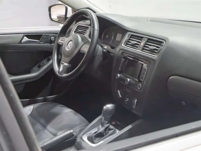 VW Jetta * Highline 2.0 TDI 6sp DSG at Tip Backup Camer * C, снимка 16 - Автомобили и джипове - 53529048