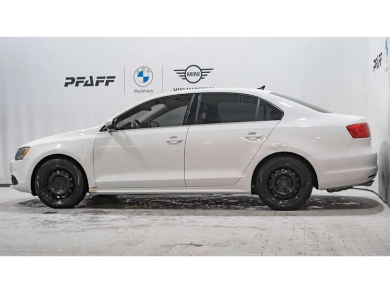 VW Jetta * Highline 2.0 TDI 6sp DSG at Tip Backup Camer * C, снимка 2 - Автомобили и джипове - 53529048