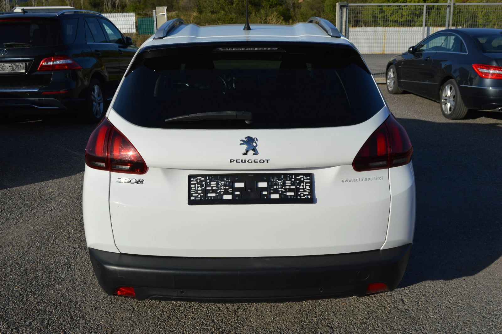 Peugeot 2008 1.2-КЛИМА-52хил.км. - изображение 6