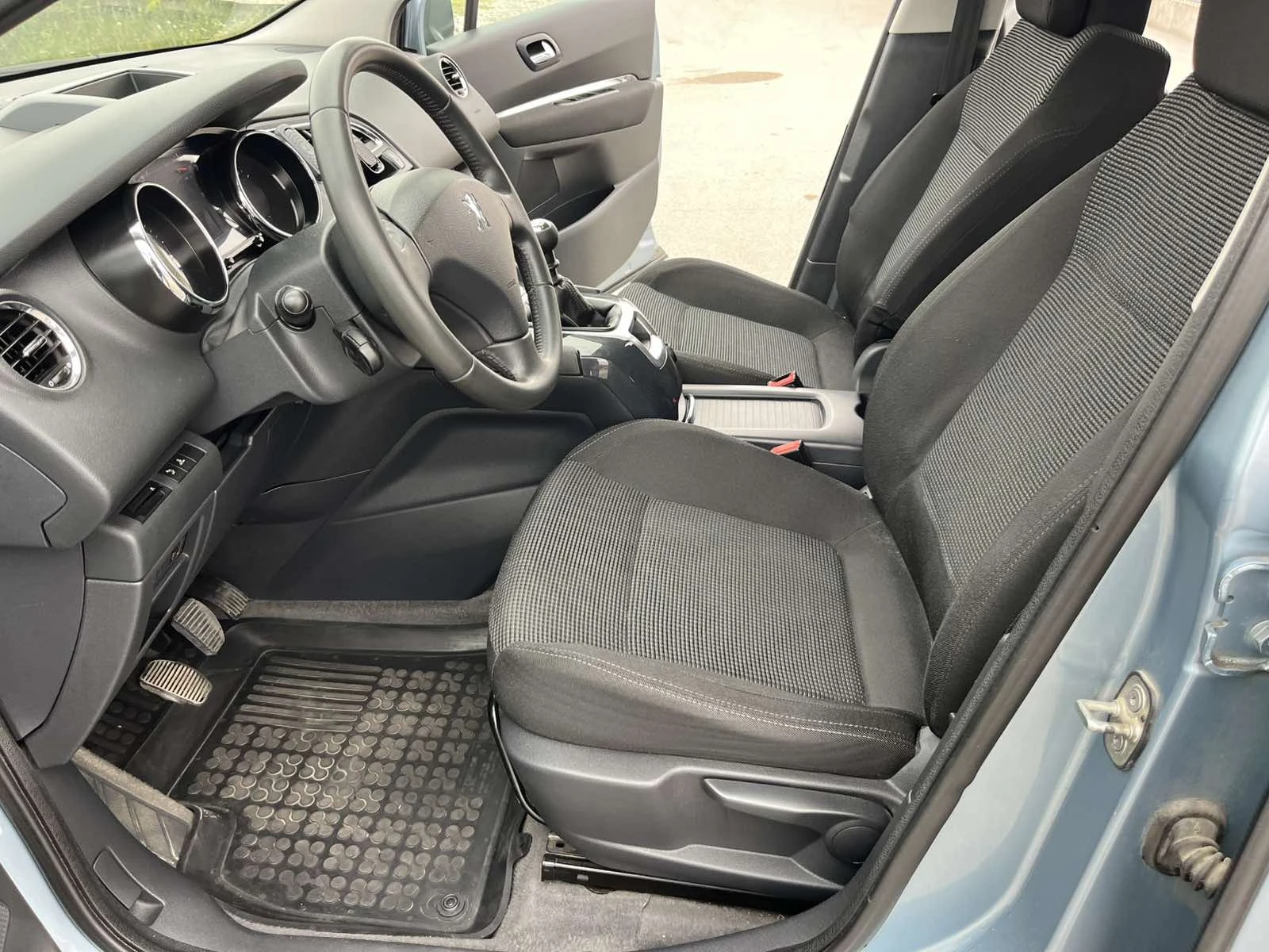 Peugeot 5008 1.6HDI 112кс EURO 5 ПЕРФЕКТНО ВНОС ИТАЛИЯ - изображение 8