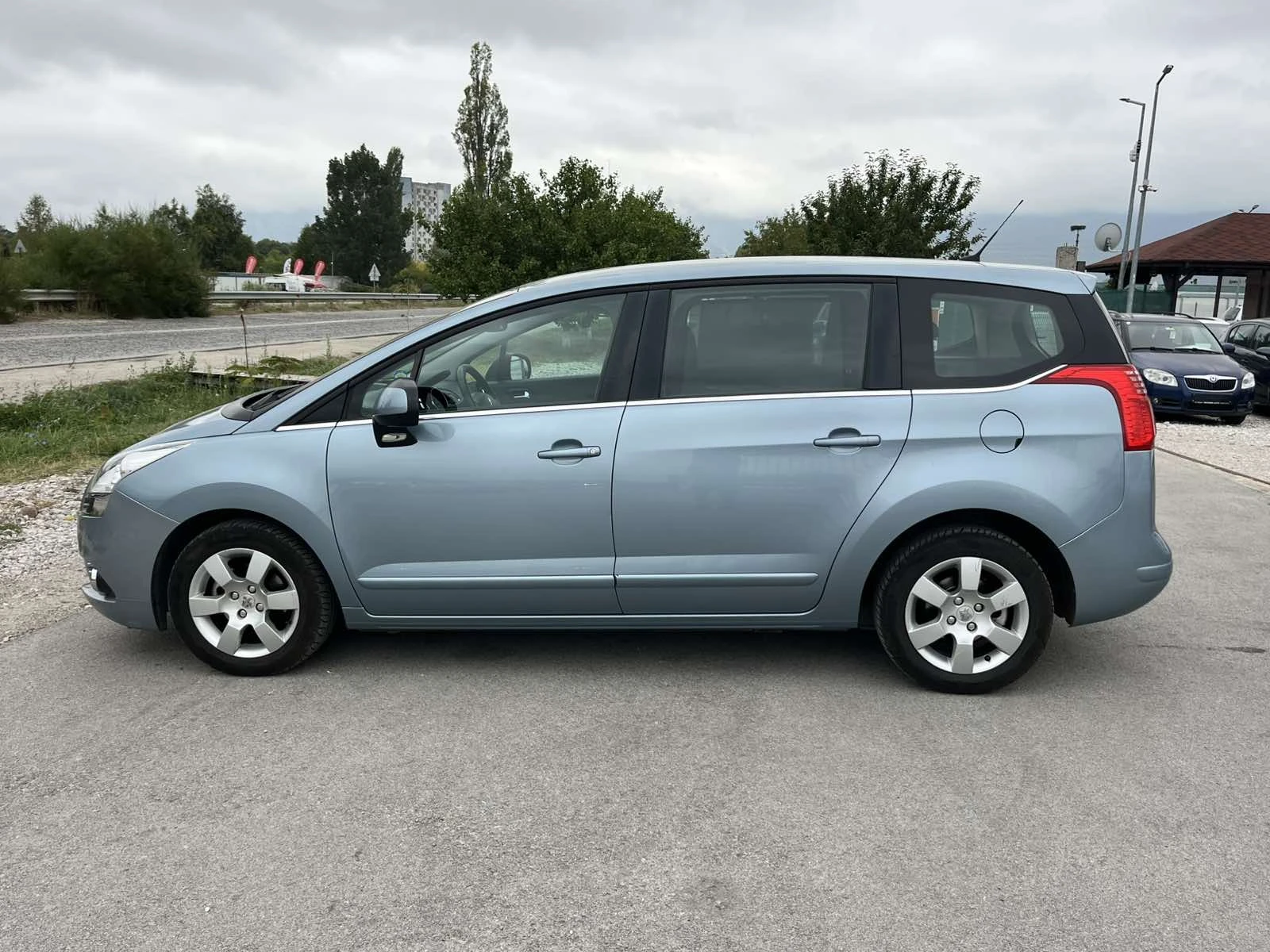 Peugeot 5008 1.6HDI 112кс EURO 5 ПЕРФЕКТНО ВНОС ИТАЛИЯ - изображение 6