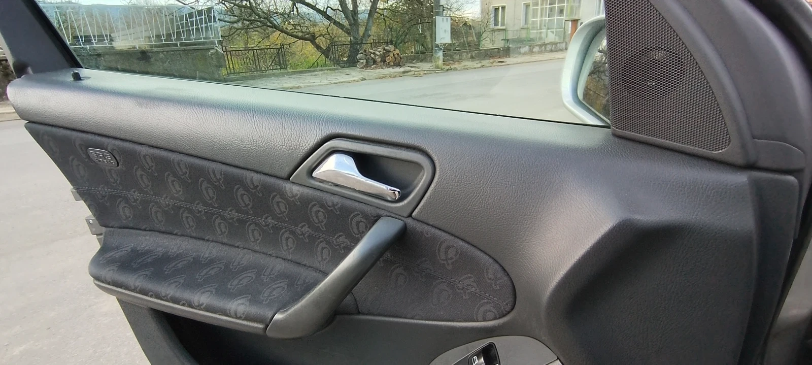 Mercedes-Benz C 220  - изображение 10