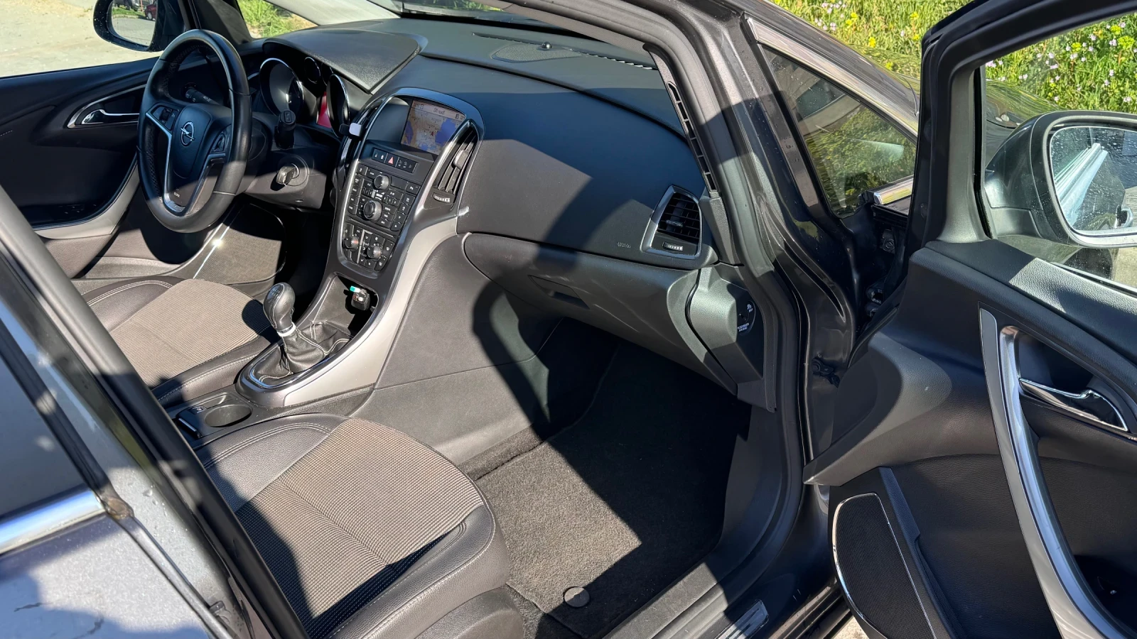 Opel Astra 1.7CDTI eco flex 125кс 6 скорсти, снимка 8 - Автомобили и джипове - 54150484