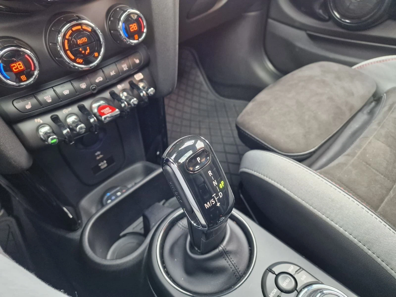 Mini John Cooper Works, снимка 8 - Автомобили и джипове - 54359826