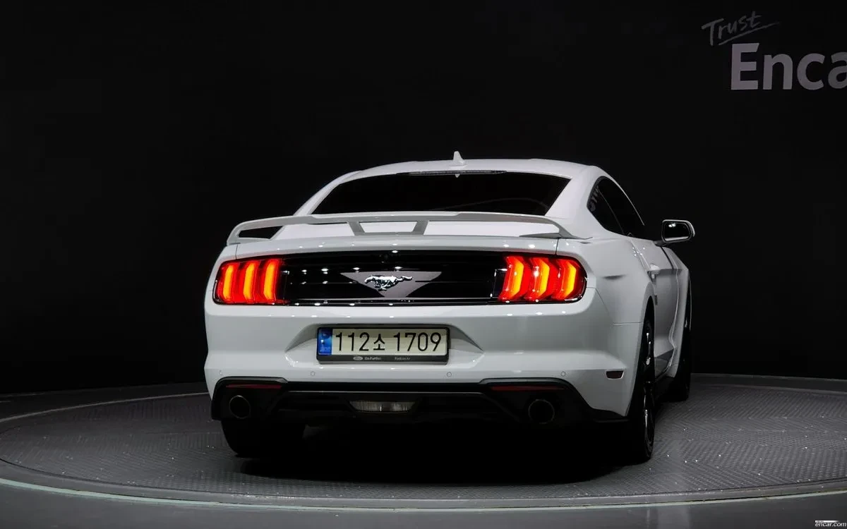 Ford Mustang Coupe 2.3 Eco Boost, снимка 4 - Автомобили и джипове - 54699367