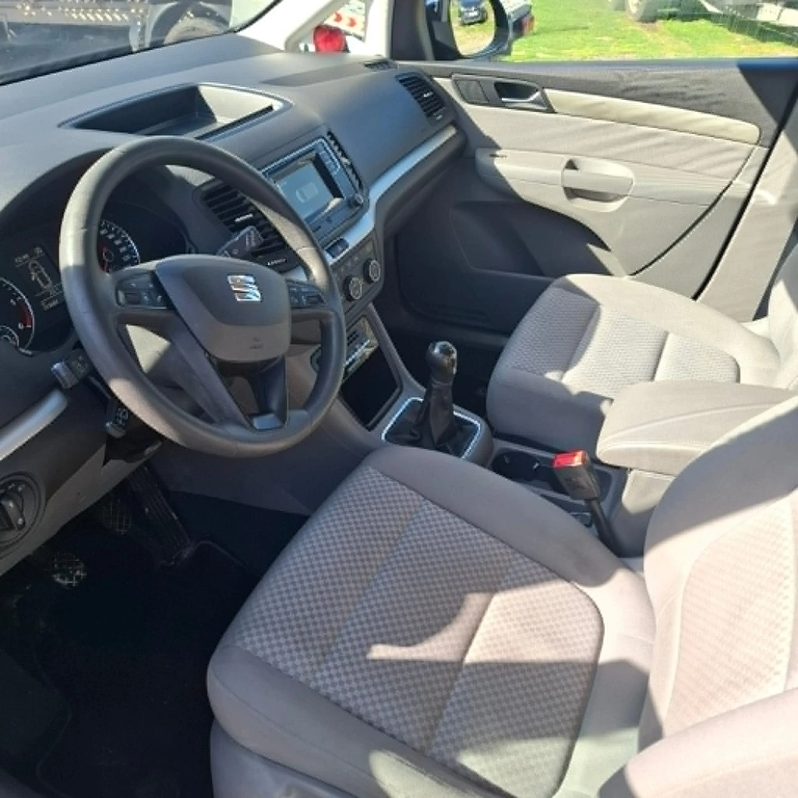 Seat Alhambra, снимка 4 - Автомобили и джипове - 55081787