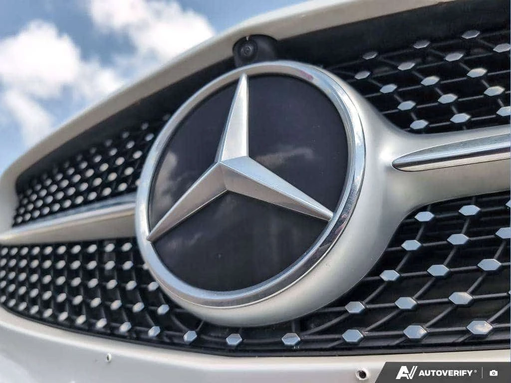 Mercedes-Benz C 300 * | Sunroof | AWD * CARFAX * ���� �� �� | Mobile.bg � ����������� 9