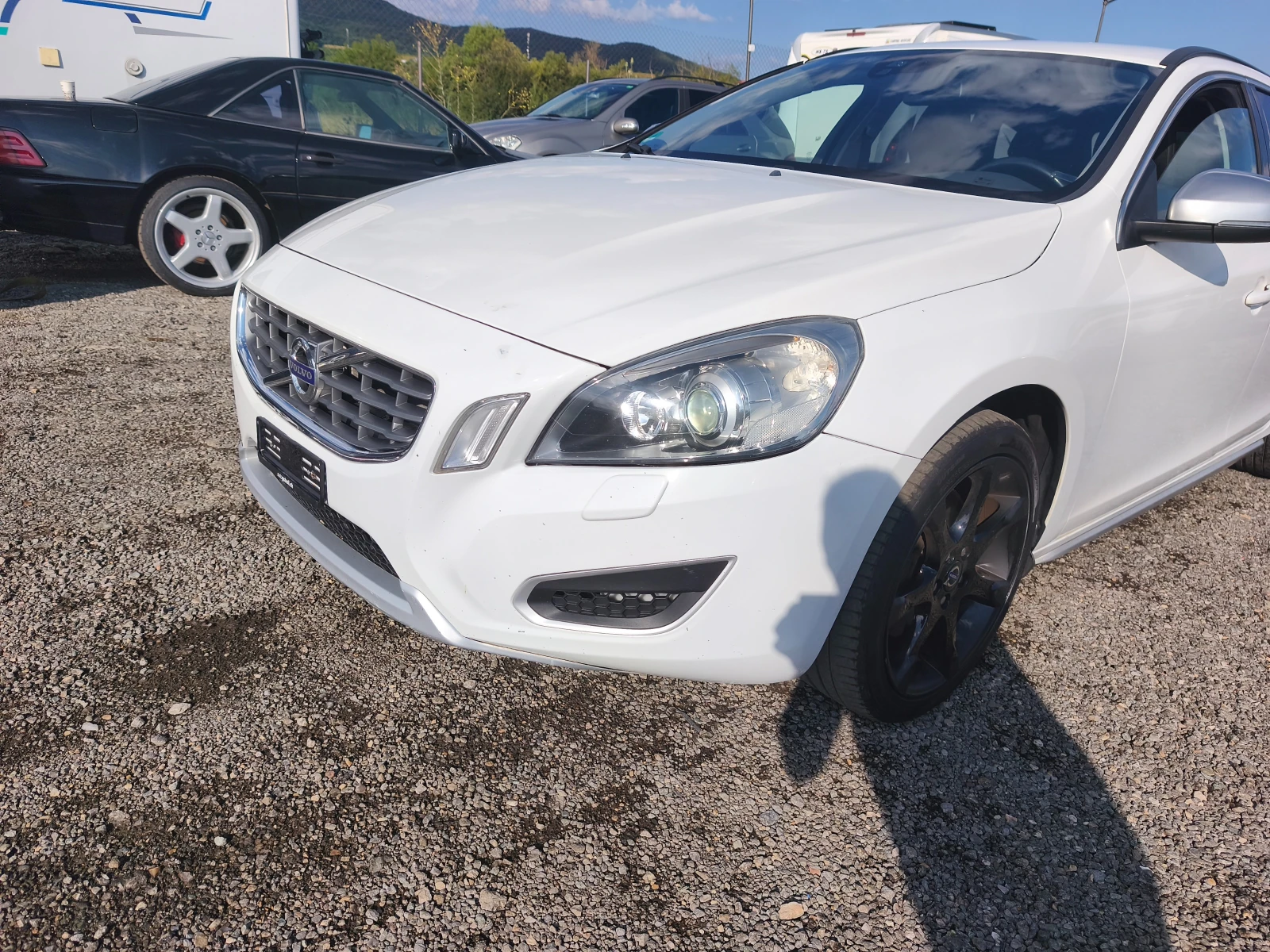 Volvo V60 D4 240к.с 4X4 AWD Automat, снимка 3 - Автомобили и джипове - 55376276