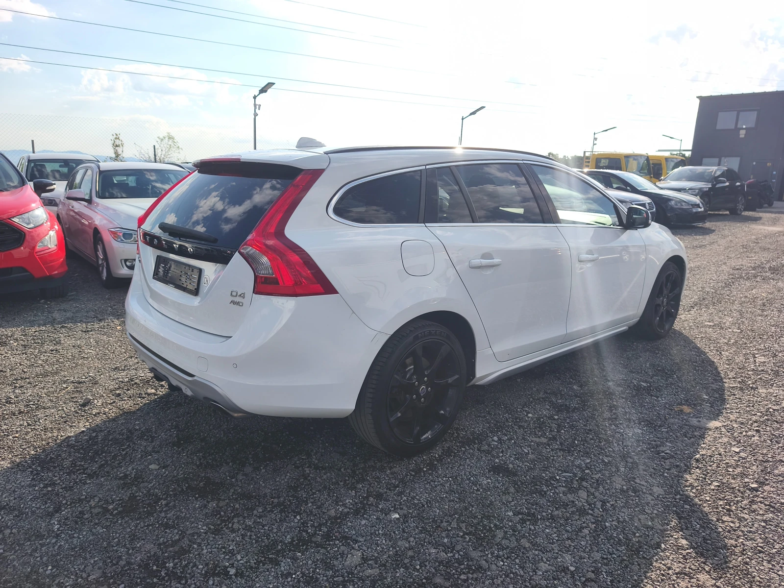 Volvo V60 D4 240к.с 4X4 AWD Automat, снимка 4 - Автомобили и джипове - 55376276