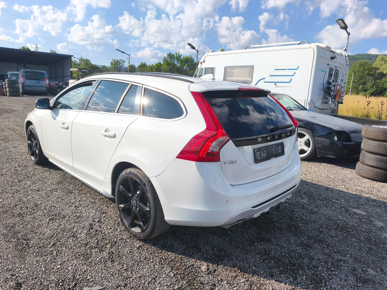Volvo V60 D4 240к.с 4X4 AWD Automat, снимка 5 - Автомобили и джипове - 55376276