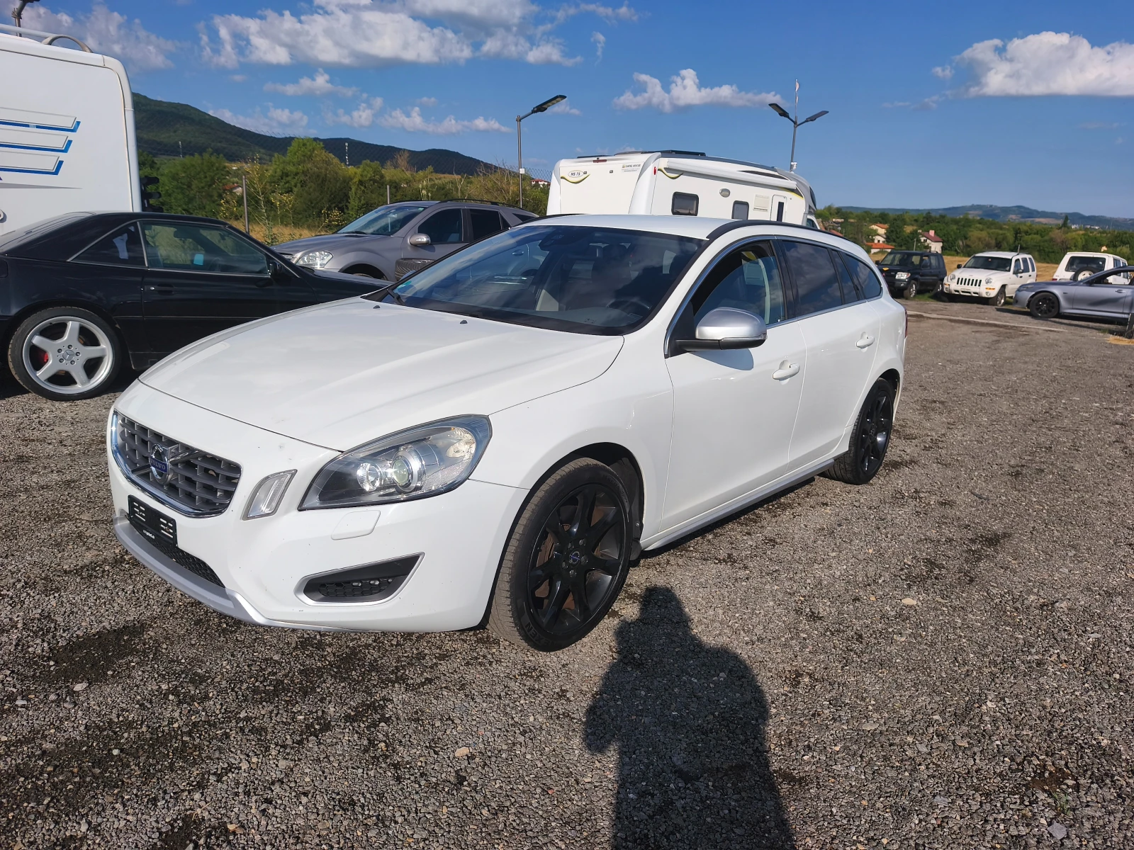 Volvo V60 D4 240к.с 4X4 AWD Automat, снимка 2 - Автомобили и джипове - 55376276